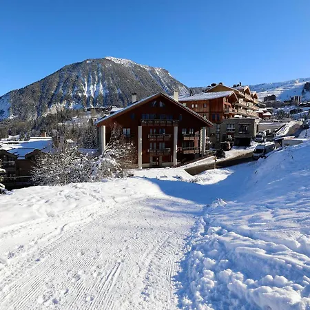 Spacieux 3 Chambres, Skis Aux Pieds Avec Parking Et Wifi - Fr-1-575-24