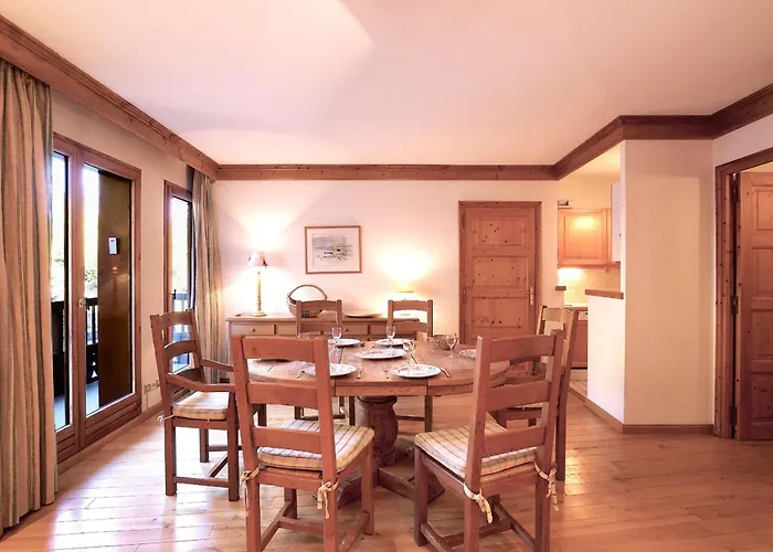 Spacieux 3 Chambres, Skis Aux Pieds Avec Parking Et Wifi - Fr-1-575-24 *